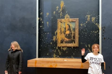 Mona Lisa Splattered With Pumpkin Soup by Protesters in Paris | Vanity Fair