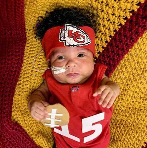 Hospital Dresses Newborn Babies Like Kansas City Chiefs | FaithPot