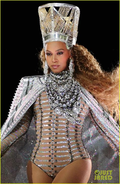 Beyonce Slays the Stage During Coachella Weekend 2 Performance!: Photo 4068782 | 2018 Coachella ...