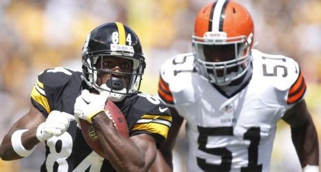 WATCH: Antonio Brown kicks Browns punter in the face