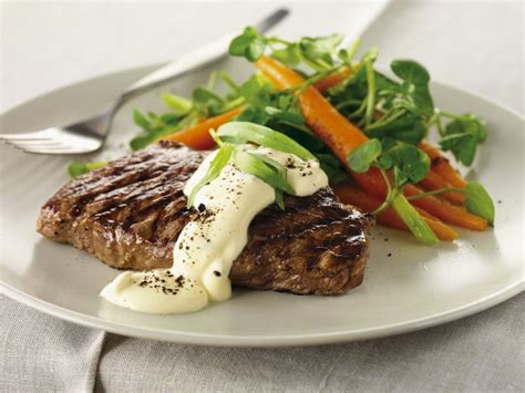 Grilled Steak with Béarnaise Sauce Recipe | EatSmarter