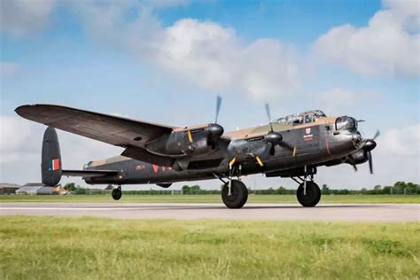 Lancaster bomber to fly over Derbyshire TODAY - Derbyshire Live