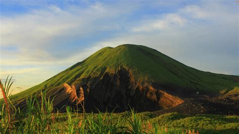 FOTO: Gunung Lokon, lokasi favorit pendakian yang mudah dijangkau