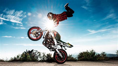 bike stunt pic | Bike Stunt Girl Image | Bike Stunt Wallpaper 4k | Bike Stunt Background