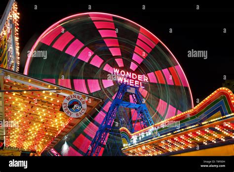 Wonder Wheel, Coney Island Stock Photo - Alamy