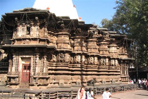 Kolhapur Mahalakshmi Temple – History, Temple Timings,