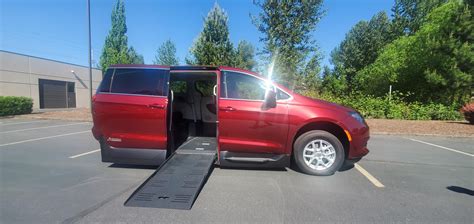 (NR155134) 2022 Chrysler Voyager LX | Northwest Mobility