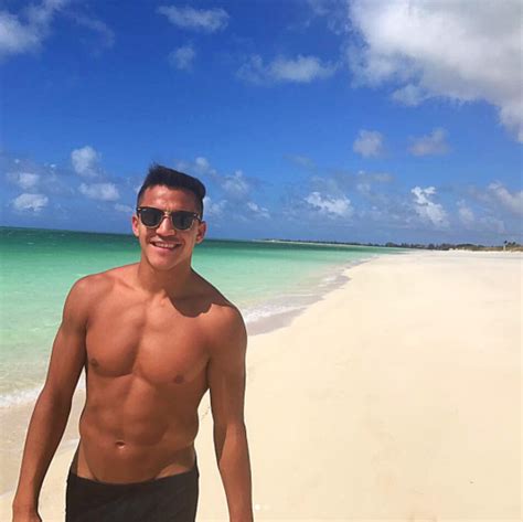 Alexis Sanchez Tinder Profile