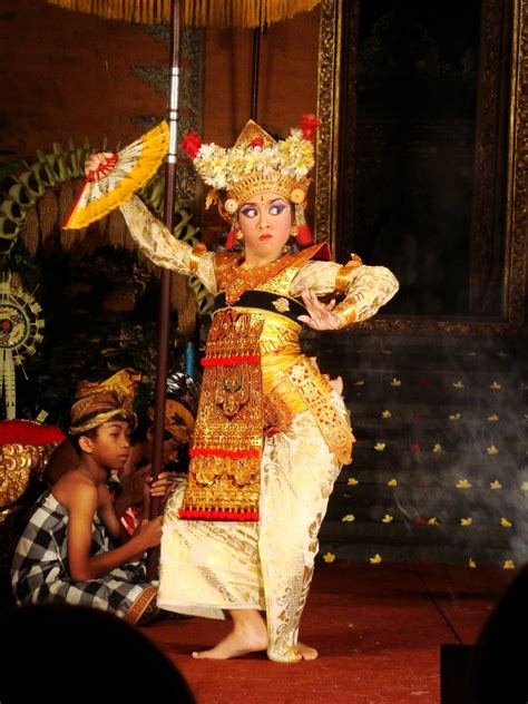 Legong Dance | Magu Bee at World's End