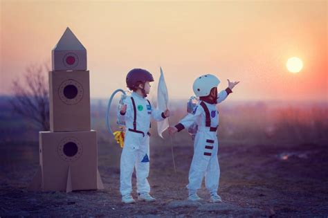 12 Outer Space Games for Kids to Play In-Person and Online | LoveToKnow