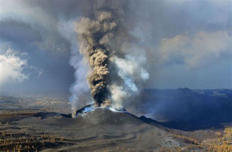 Eruption in the Canary Islands Is Likely Its Largest in Centuries ...