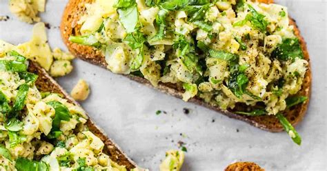 Low Sodium Breakfast Recipes: Avocado and White Bean Toast