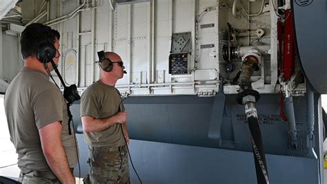 Hot refueling on the fly > 127th Wing > Article Display