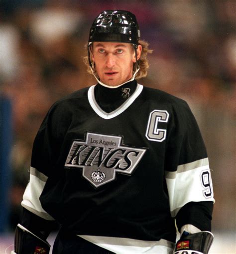 Hockey Feed - On this day in 1990, Wayne Gretzky records...