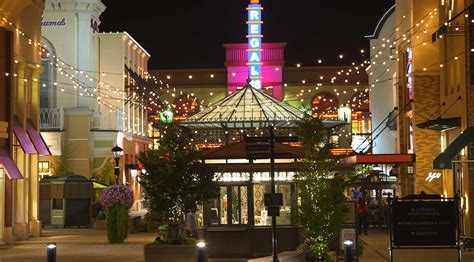 Shopping at Bridgeport Village | Bridgeport, Village, Oregon