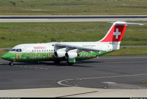 HB-IYS Swiss British Aerospace Avro RJ100 Photo by Richard.Dragon. | ID 475749 | Planespotters.net