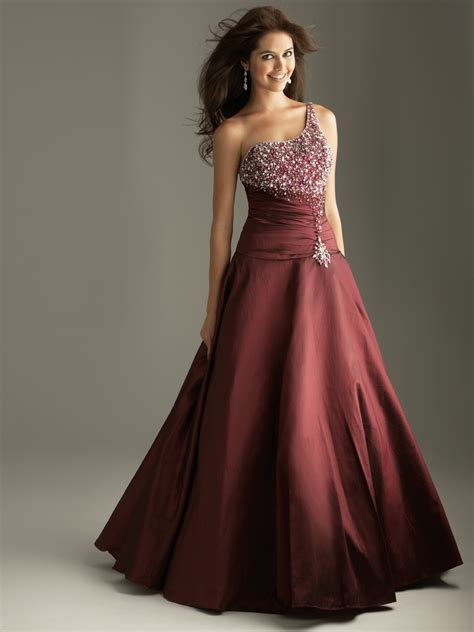 Women party dress design: 2011 modest prom dress patterns