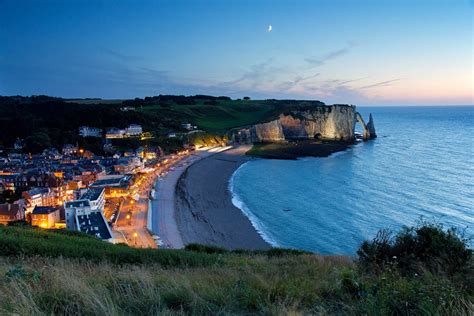 Etretat Cliffs the France Adventure - Gets Ready