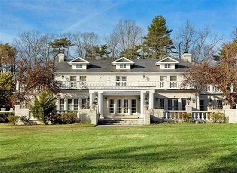 Victoria Gotti's Long Island mansion raided by police | Daily Mail Online