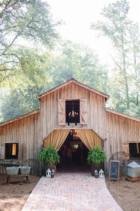 Southern Elegant Barn Wedding - Rustic Wedding Chic