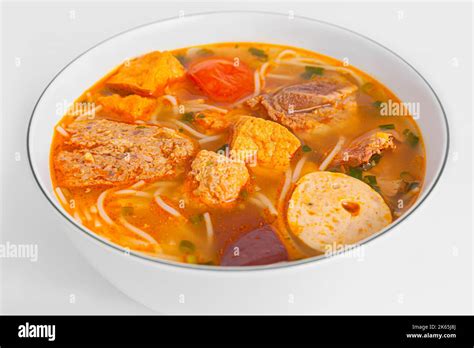 Bun Rieu Cua, Crab paste vermicelli soup with minced shrimp, tofu, tomato, shrimp paste ...