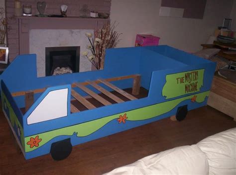 cdc30c01245aa565d98b603ecf74bae8.jpg 960×713 pixels | Diy kids bed, Kid beds, Scooby doo mystery inc