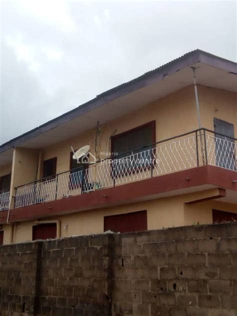 For Sale: 25 Bedrooms Block Of Flats, Sunmonu Animashaun Street, Ejigbo ...