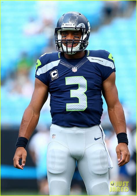 Russell Wilson Hot Photos - Seahawks Quarterback is Shirtless!: Photo ...