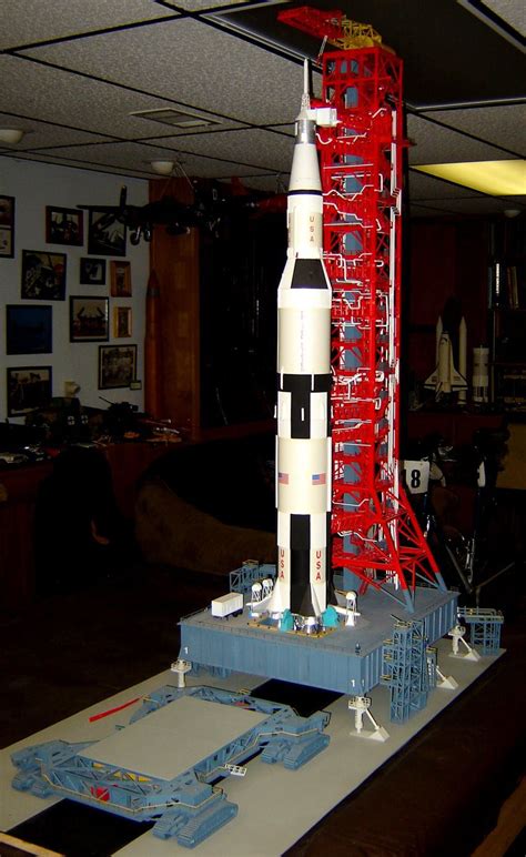 Apollo Saturn V on launch pad - FineScale Modeler - Essential magazine ...