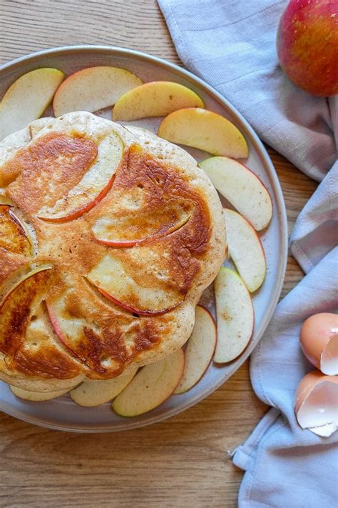 Fluffy German Apple Pancakes (Apfelpfannkuchen)