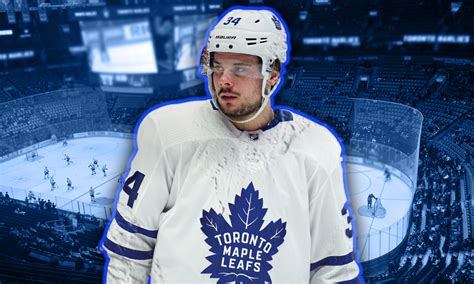 Leafs' Auston Matthews Day-to-Day Due to Hand Injury