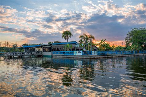 Tanners Lakeside | Restaurant and Bar in Winter Haven, FL | 1006 South Lake Howard Drive, Winter ...