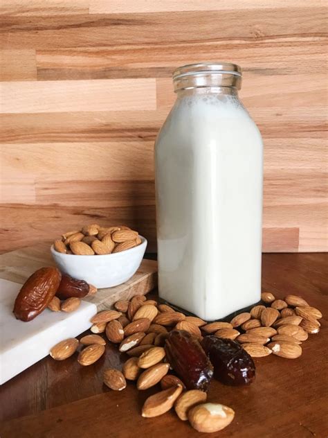 Easy Almond Milk Recipe - Sarah Koszyk