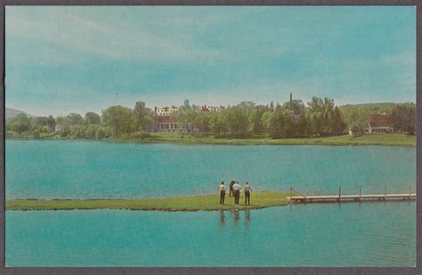 18th hole Otesaga Hotel Championship Golf Course Cooperstown NY postcard 1950s