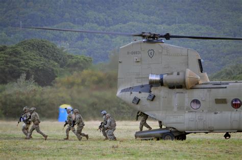 Soldiers, Airmen Conduct Joint Air Assault Ops to Test New Gunship > U.S. Indo-Pacific Command ...