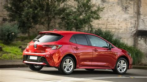 2021 Toyota Corolla Ascent Sport Hybrid review | Drive