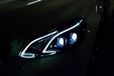 Mercedes-Benz shows off better adaptive headlights | CarSifu