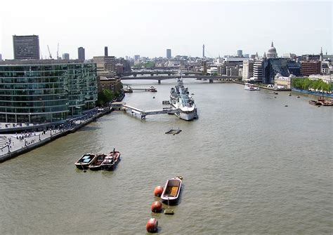 File:River.thames.viewfromtowerbridge.london.arp.jpg - Wikipedia