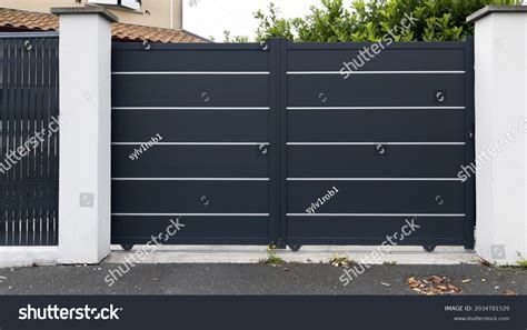 3,208 imágenes de Aluminium gate - Imágenes, fotos y vectores de stock | Shutterstock