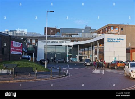 Entrance to Huntsman Building, Northern General Hospital, Sheffield ...