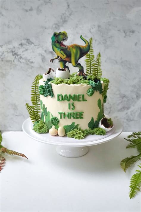 Dinosaur Cake | Dino birthday cake, Dinosaur birthday cakes, Dinasour birthday cake