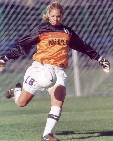 Young Hope Solo, University of Washington. (Twitter) | Washington huskies, Hope solo, Goalie