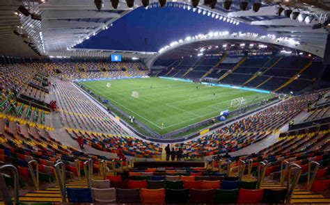 DACIA ARENA (Údine): anteriormente conocido como Stadio Friuli, en él disputa sus partidos como ...