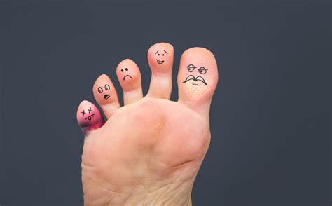 How to Treat a Broken Pinky Toe | Red Mountain Footcare