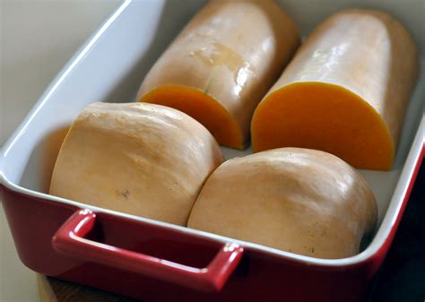 How To: Make and Freeze Homemade Baby Food {Butternut Squash Purée}