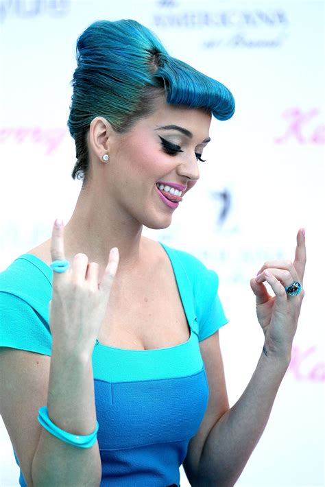 Katy Perry Eyelashes By Eylure [22 February 2012] - Katy Perry Photo ...