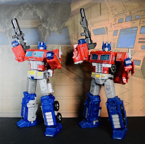 Earthrise Optimus Prime with Labels and without! : r/transformers