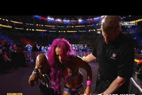 Photo News:The Exact Details Of Sasha Banks' Injury Following Becky Lynch Match See Latest ...