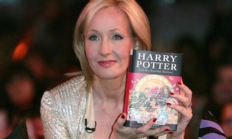 J.K. Rowling announces four new 'Harry Potter' books are coming