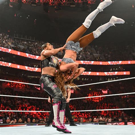 Bianca Belair vs Carmella || Raw: March 6, 2023 - WWE Photo (44831718 ...